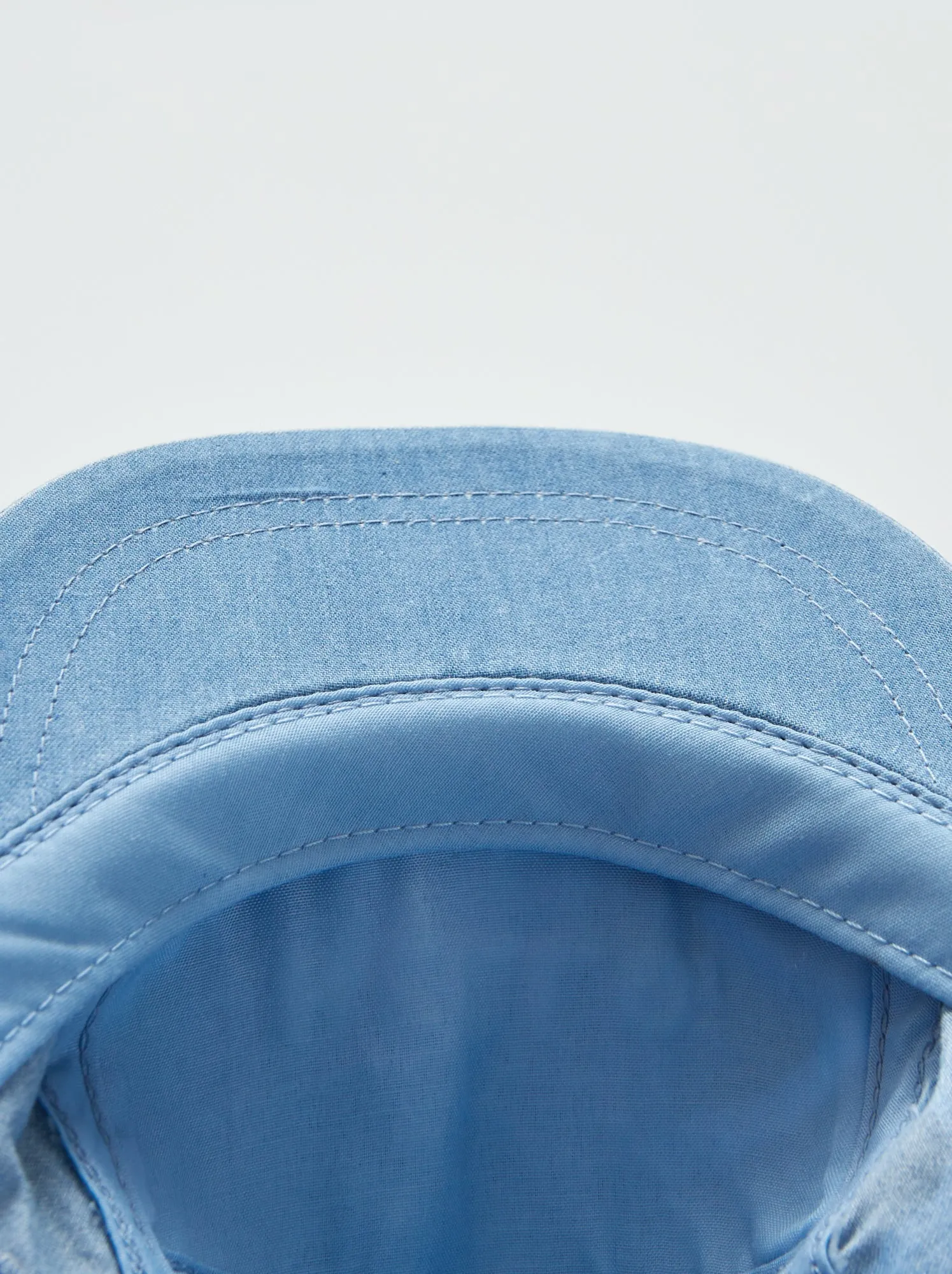 Cappellino in denim stampa 'Hello' - BLU